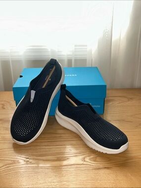 Clark’s Slip-On Knit Sneakers - Navy